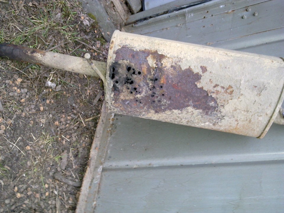 Замінив вихлопну трубу 2