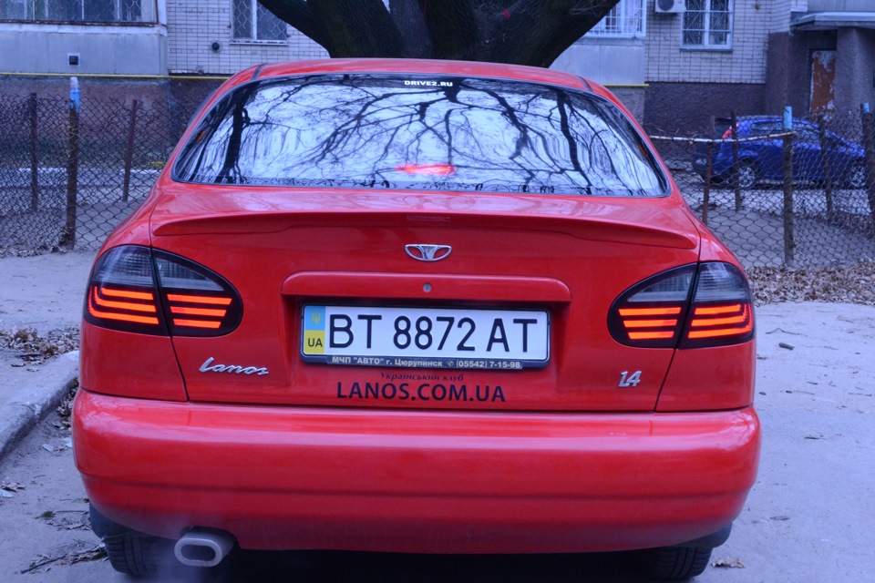 BMW стиль v 2.0 з тонким яскравим поворотником 15 ват + подвійний задній хід 4 лампи 2