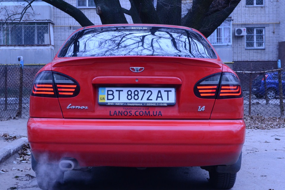 BMW стиль v 2.0 з тонким яскравим поворотником 15 ват + подвійний задній хід 4 лампи 4