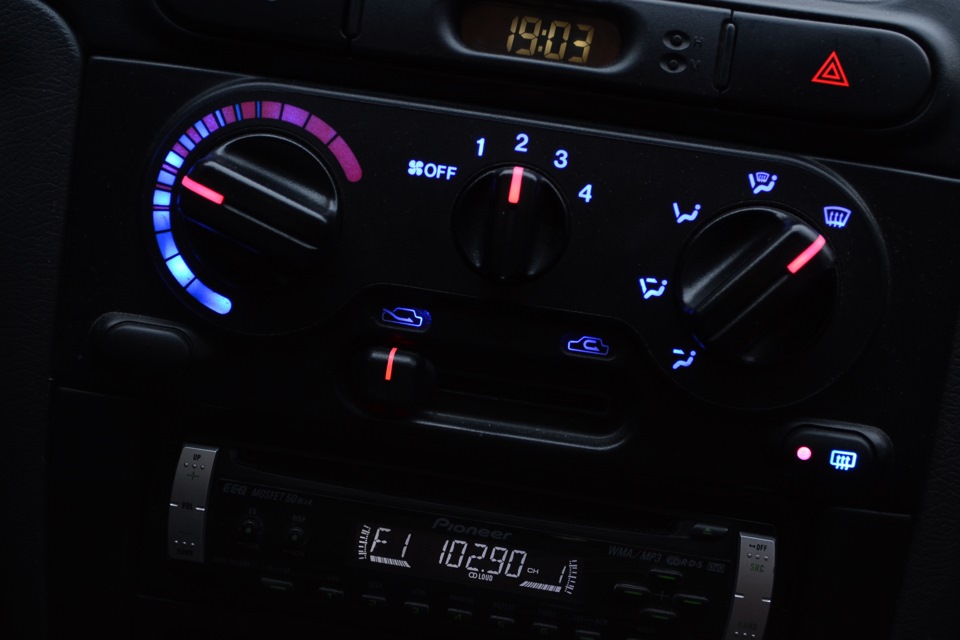 Заміна підсвічування панелі приладів та клімату. 3