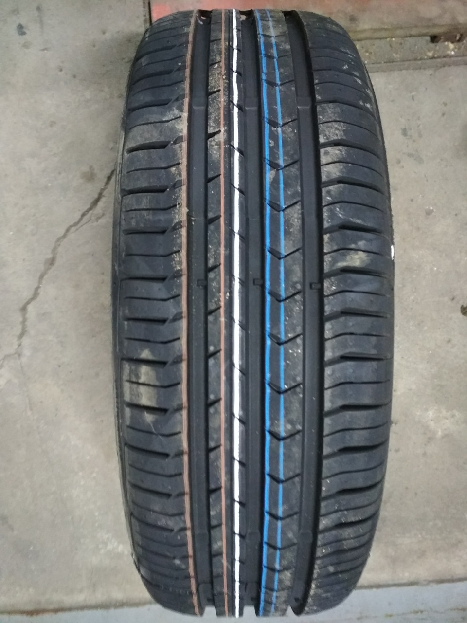 Літня гума ContiPremiumContact 185/60 R14 3