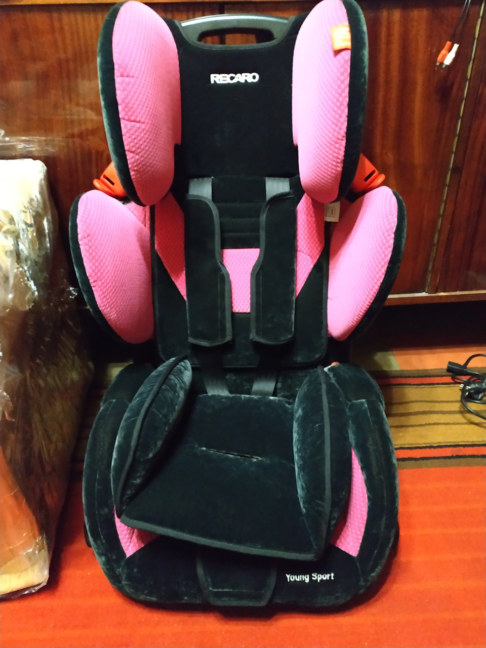 Дитяче автокрісло RECARO Young Sport. 2