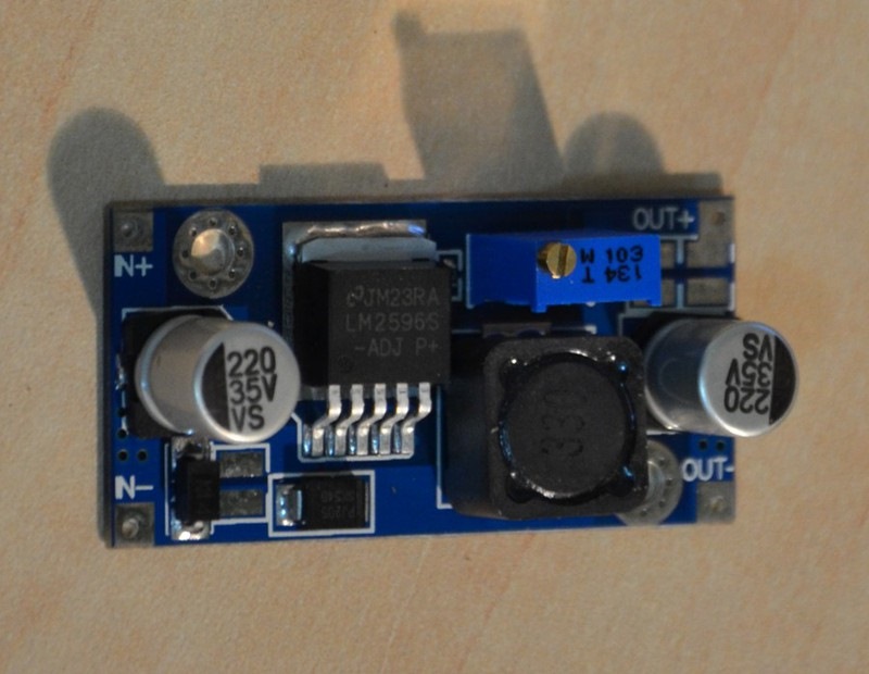 Будуємо універсальну, автомобільну USB зарядку 1