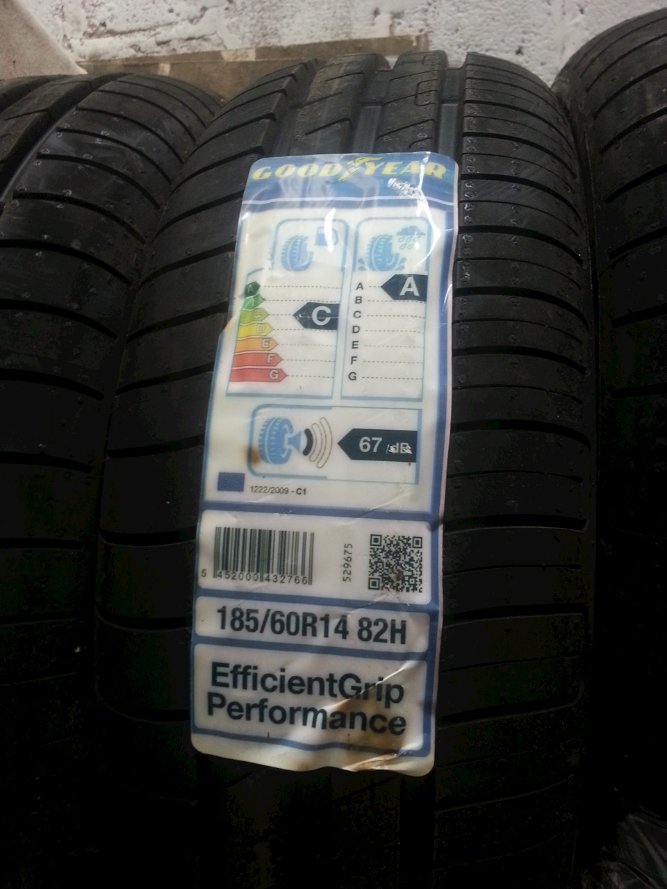 Goodyear Efficientgrip Performance 185/60 R14 3