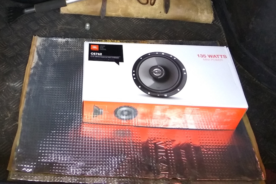 Звук Daewoo Lanos (part 1). Встановлення нових динаміків JBL CS762 у задню полицю 1
