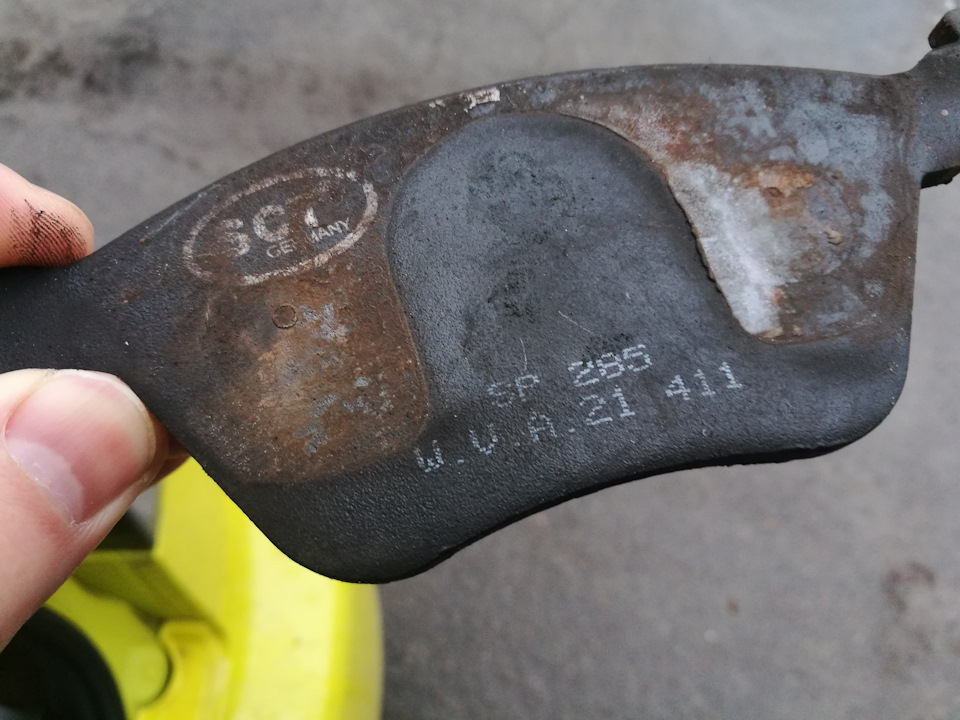 Передні колодки Brembo P59019 5