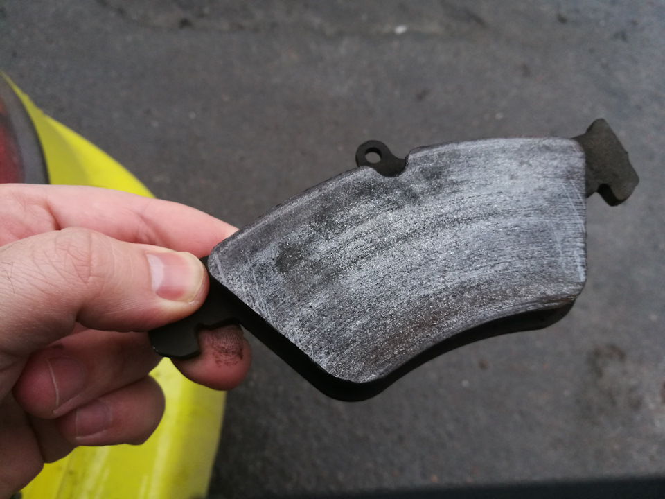 Передні колодки Brembo P59019 3