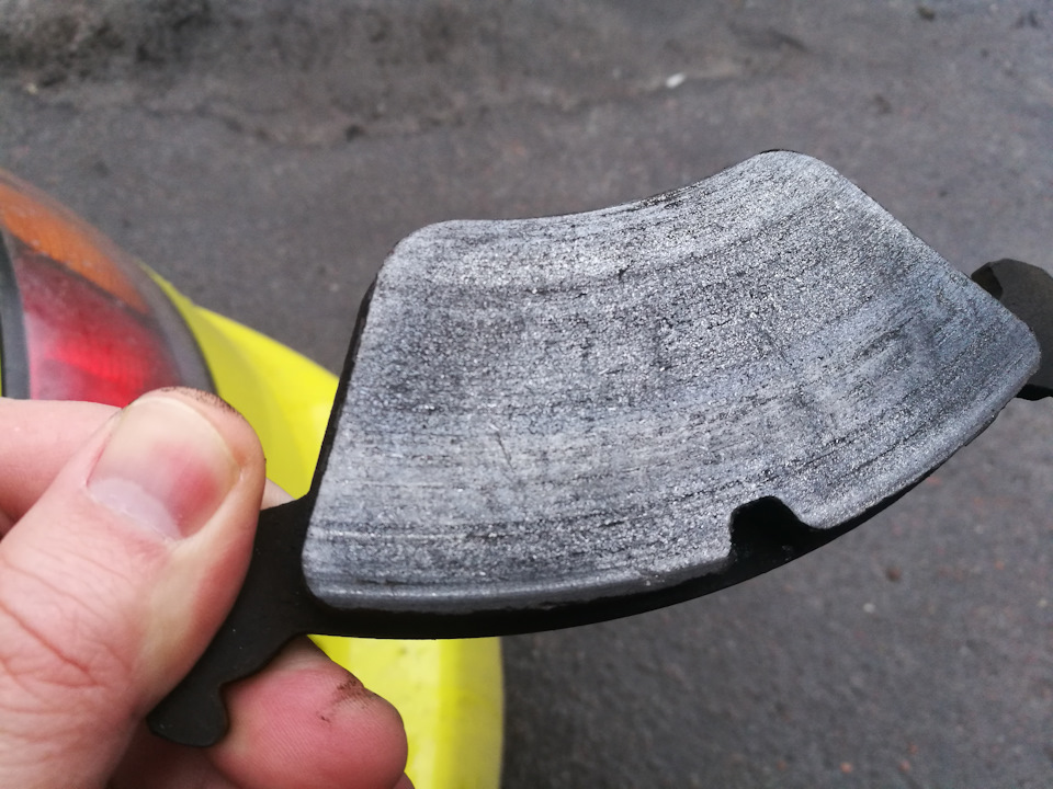 Передні колодки Brembo P59019 4