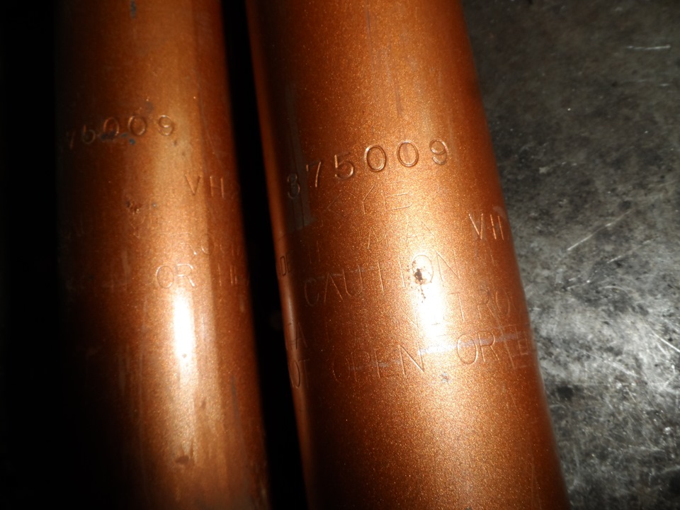 передні амортизатори KYB ULTRA SR made in Japan 3