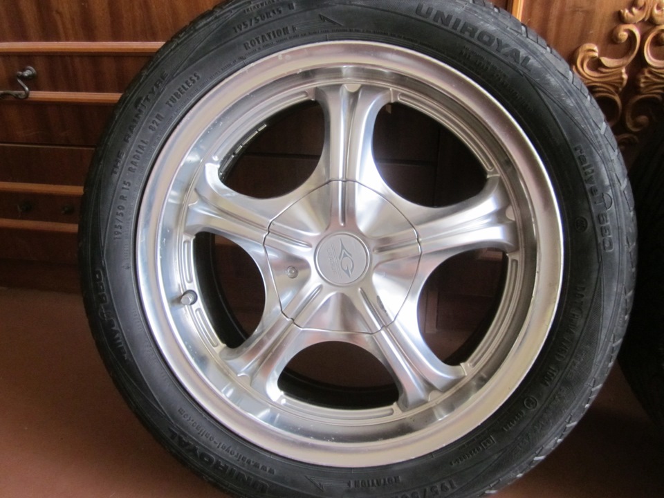 Продам свої диски з гумою R15 4