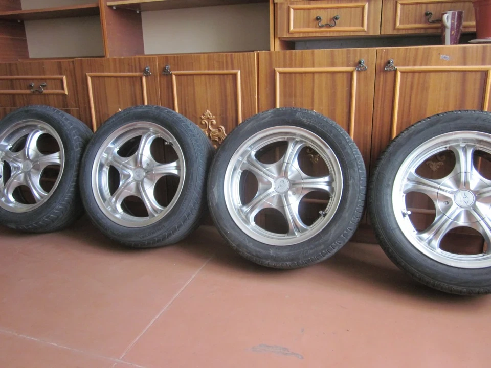 Продам свої диски з гумою R15
