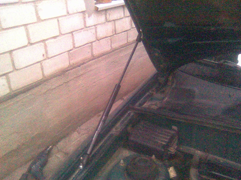 Аміки, упори капота! 1