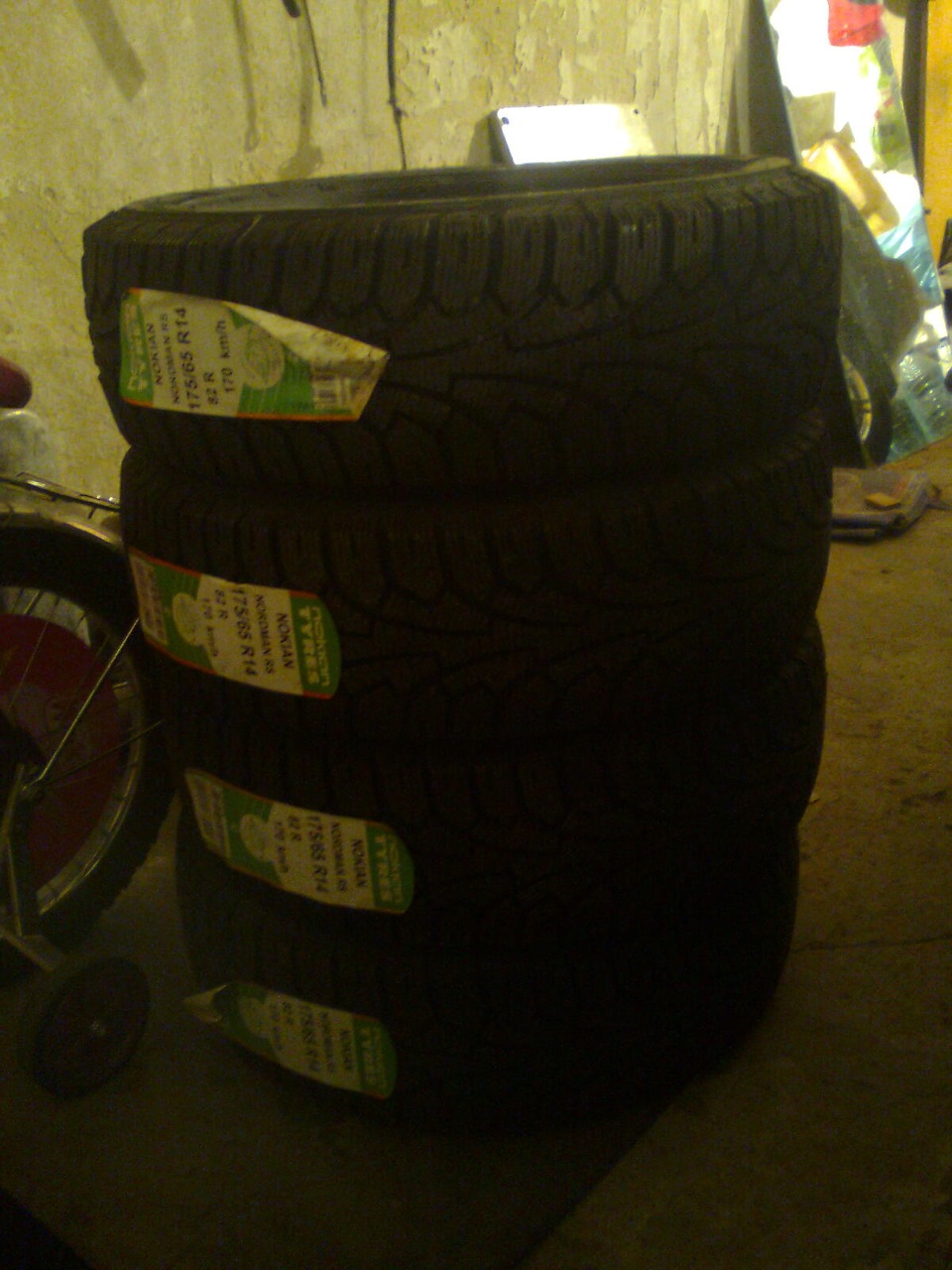 нове лиття ДИСКИ & ШИНИ NOKIAN-nordmanRS 175/65R14 1