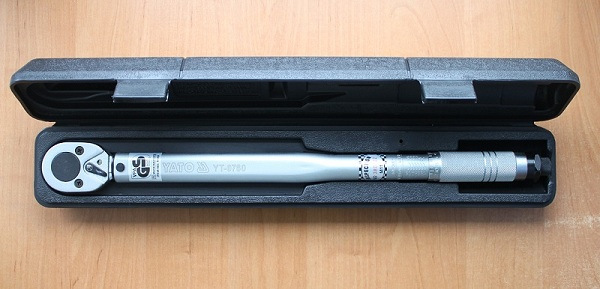 Ключ динамометрический YATO-0750 5