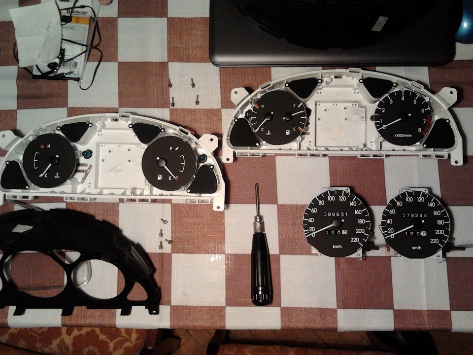 Приладова панель з тахометром... 5
