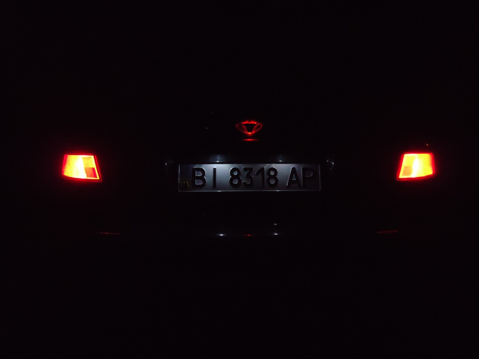 Значок з підсвічуванням на авто 3