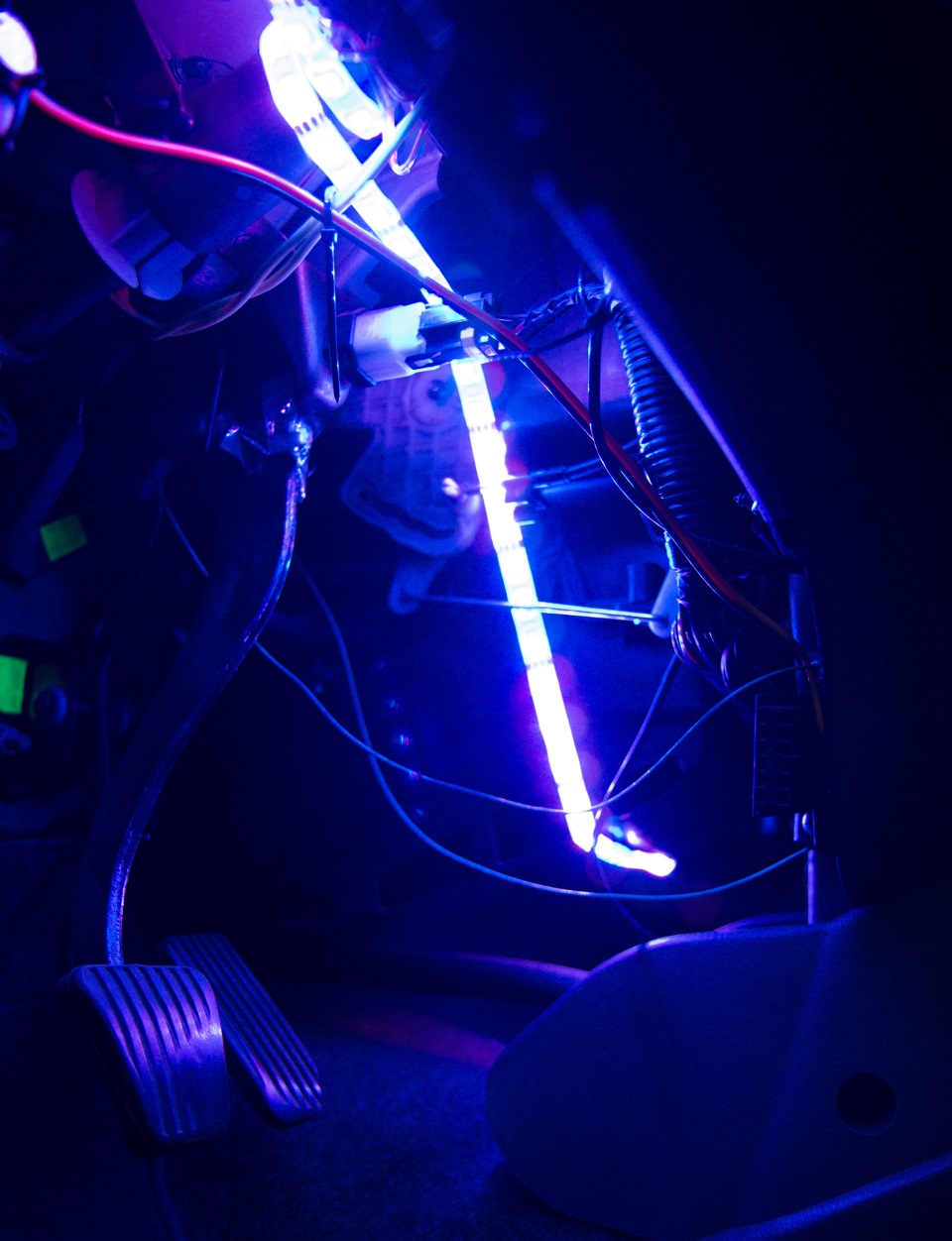 Діодна RGB стрічка / підсвічування в салоні 5