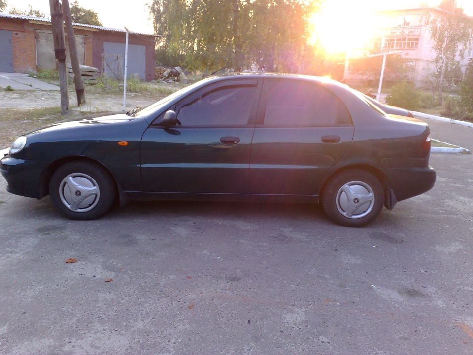 Лада 2107 блонд vs Daewoo Lanos Чисто зелений 2