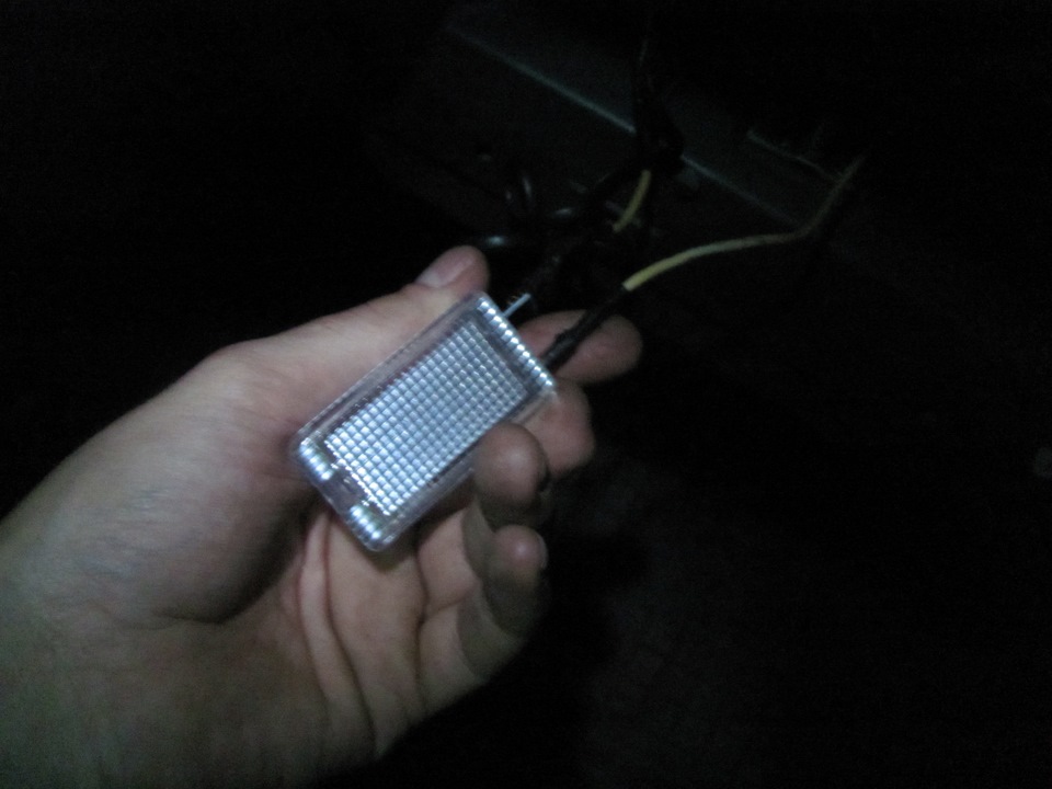 рідний плафон підсвічування ящика рукавички 1