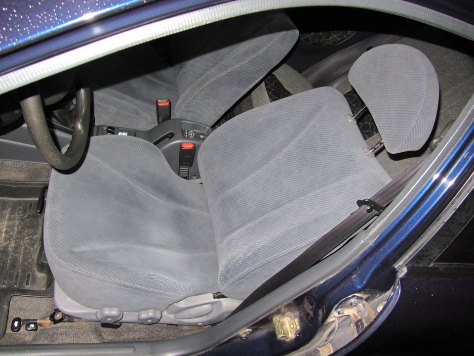 Сидіння з Hyundai Elantra 2 3