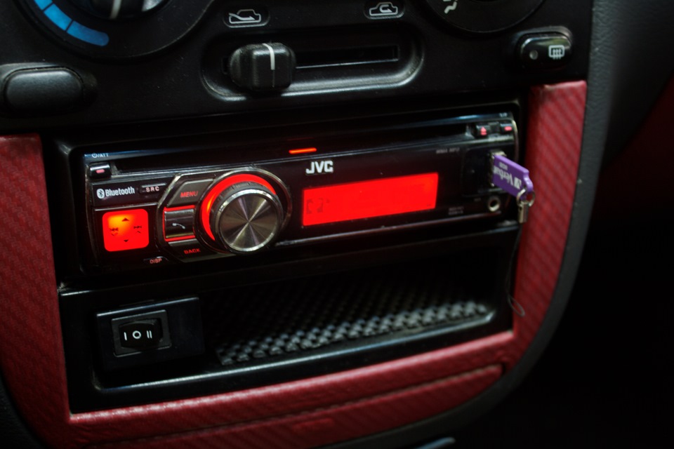 Заміна ГУ. JVC KD-R807 2