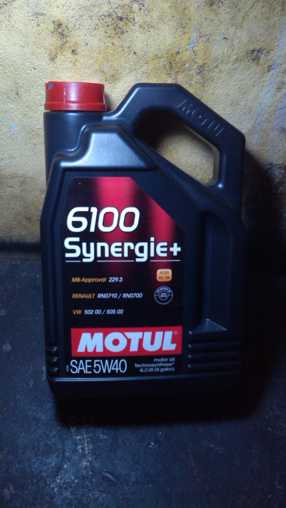 Заміна мастила на Motul 5W40 6100 1