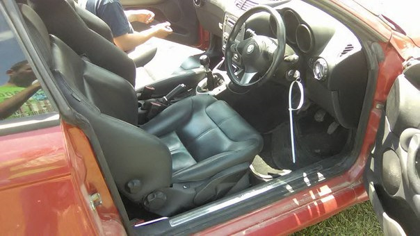 Ще один салон з Alfa Romeo GT 2