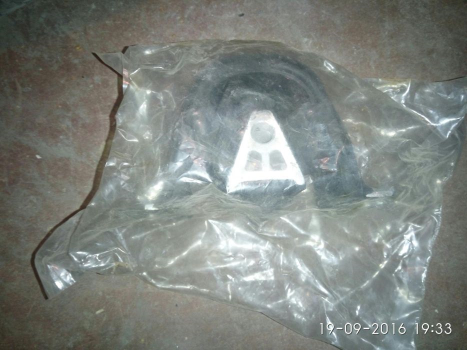 Пару запчастини продам 4