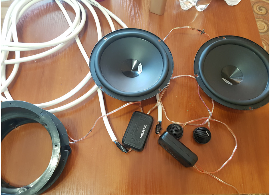 Установка компонентної акустики Hertz DSK (DV) 165.3 з подіумами 13-16 та ГУ Pioneer DEH-P3950MP 1
