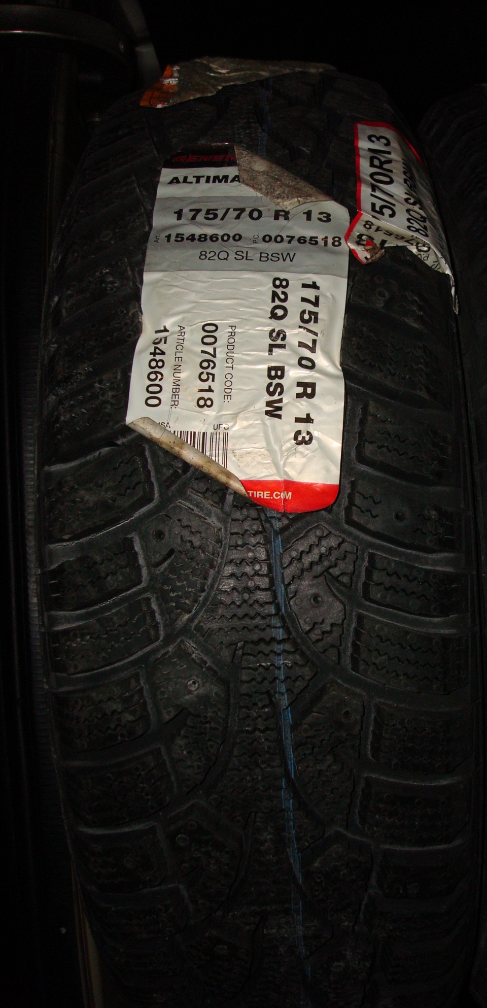 Куплена зимова гума General Altimax Arctic 175/70 R13 82Q. 2