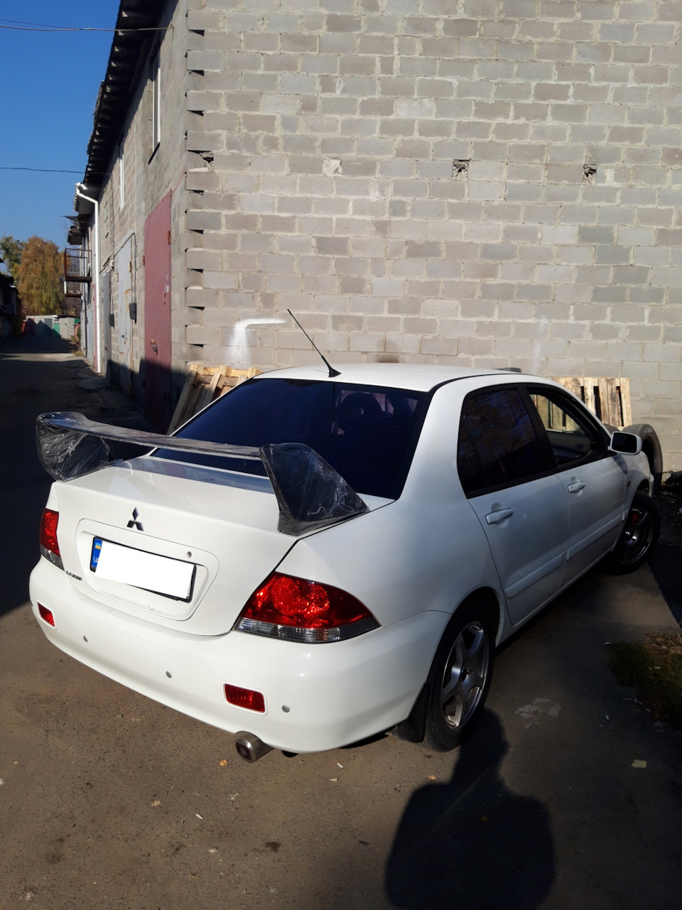 Спойлер Lancer Evo і перша розпірка у Lady in Red 1