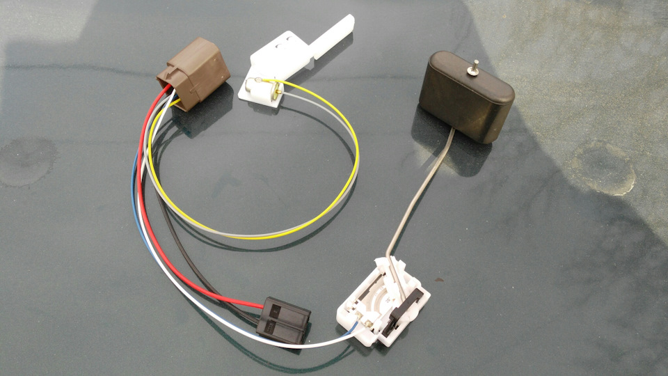 17. Датчик рівня палива 1