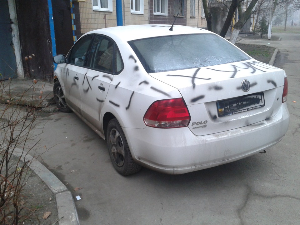 Не залишайте машини на ніч у дворі( 2
