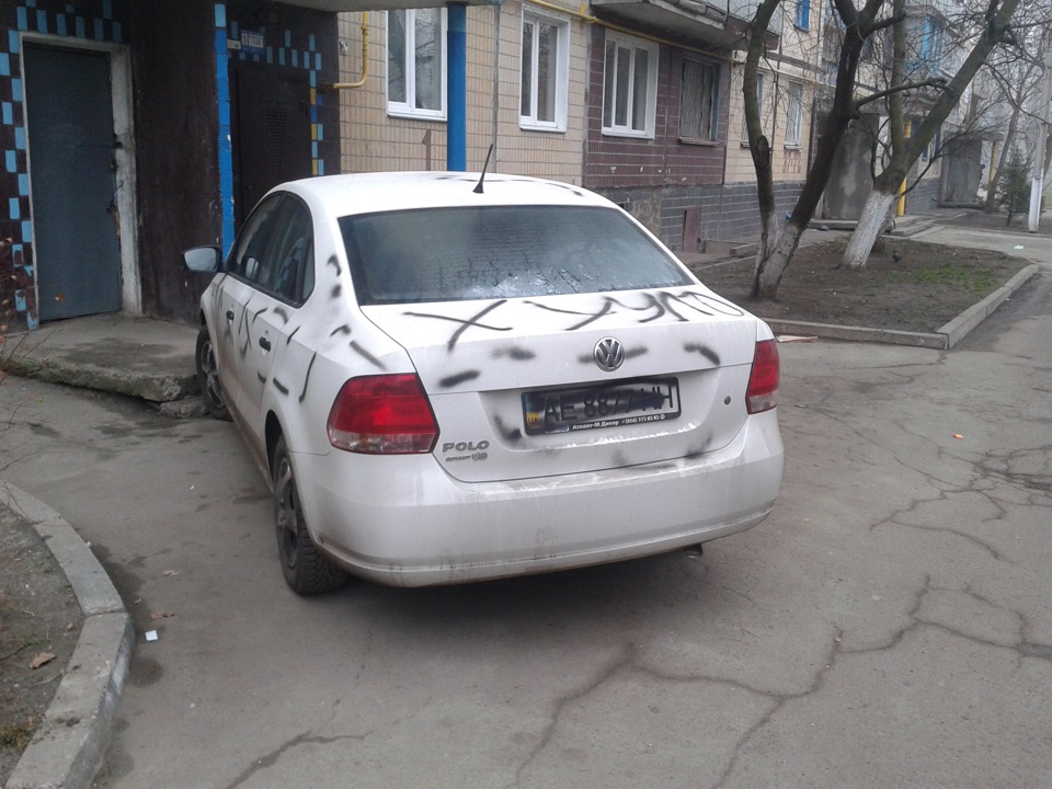 Не залишайте машини на ніч у дворі( 1