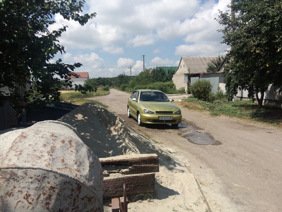Якщо ти, уникаючи своєї машини, не обертаєшся хоча б раз - ти вибрав не ту машину. 4