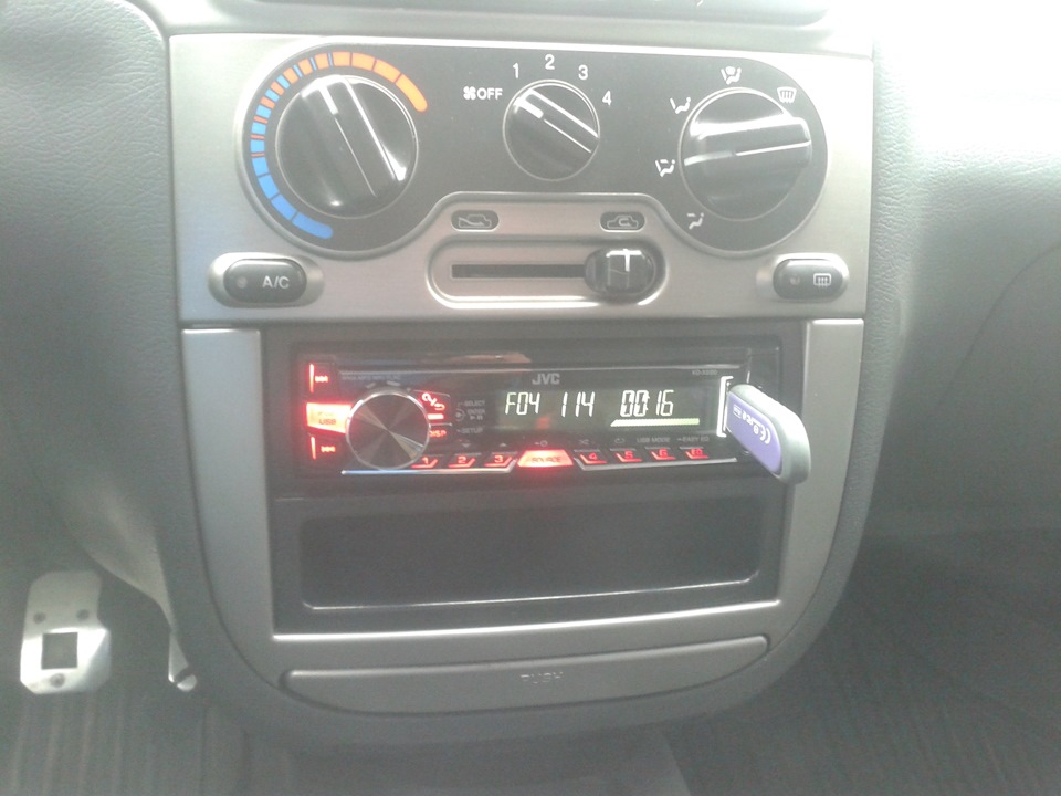 Нова магнітола JVC KD-X220 3