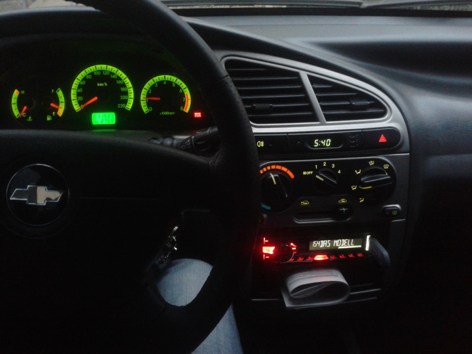 Нова магнітола JVC KD-X220 5