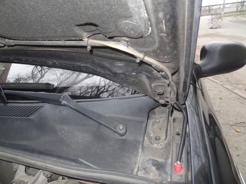 Геть колгосп, даєш фабрики! Або реконструкція підсвічування моторного відсіку 3