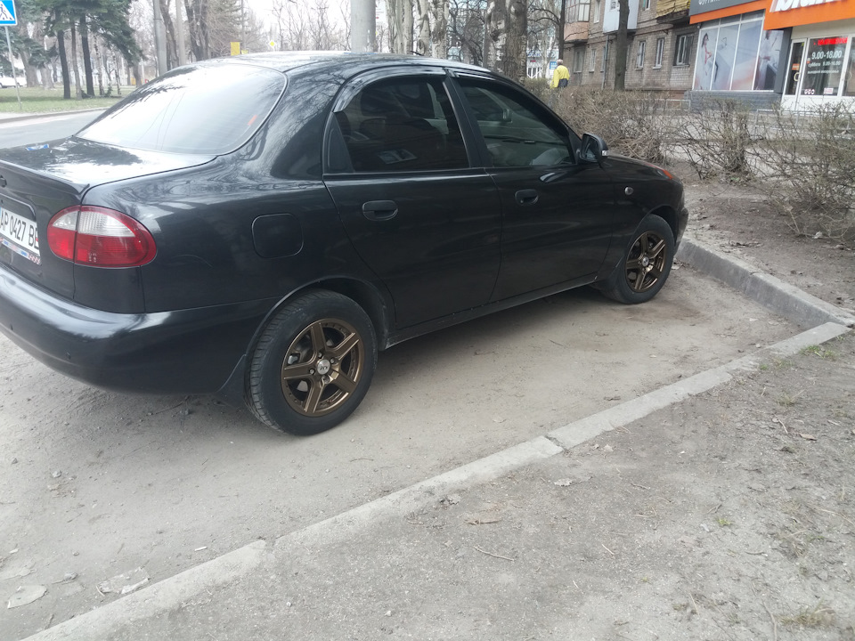 Весна настав час знімати валянки. 5