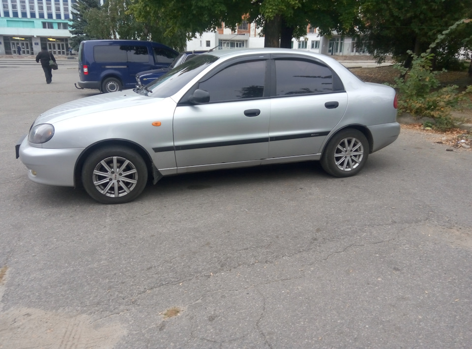 KYB exel-G назад 4