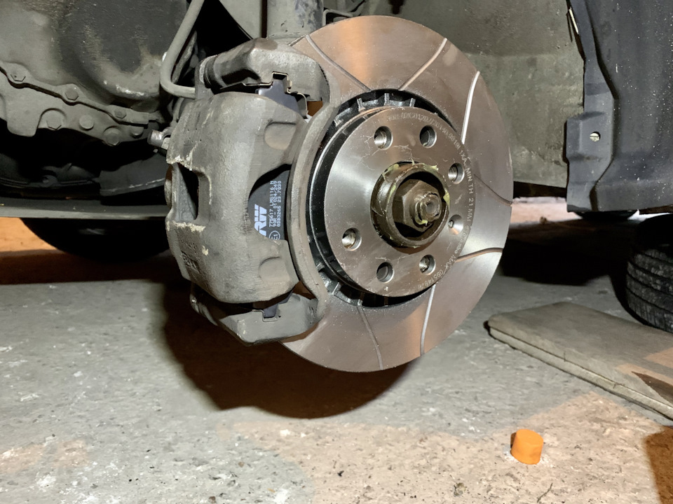 Починаємо гальмувати. Brembo max. + дрібні роботи по машині. 2