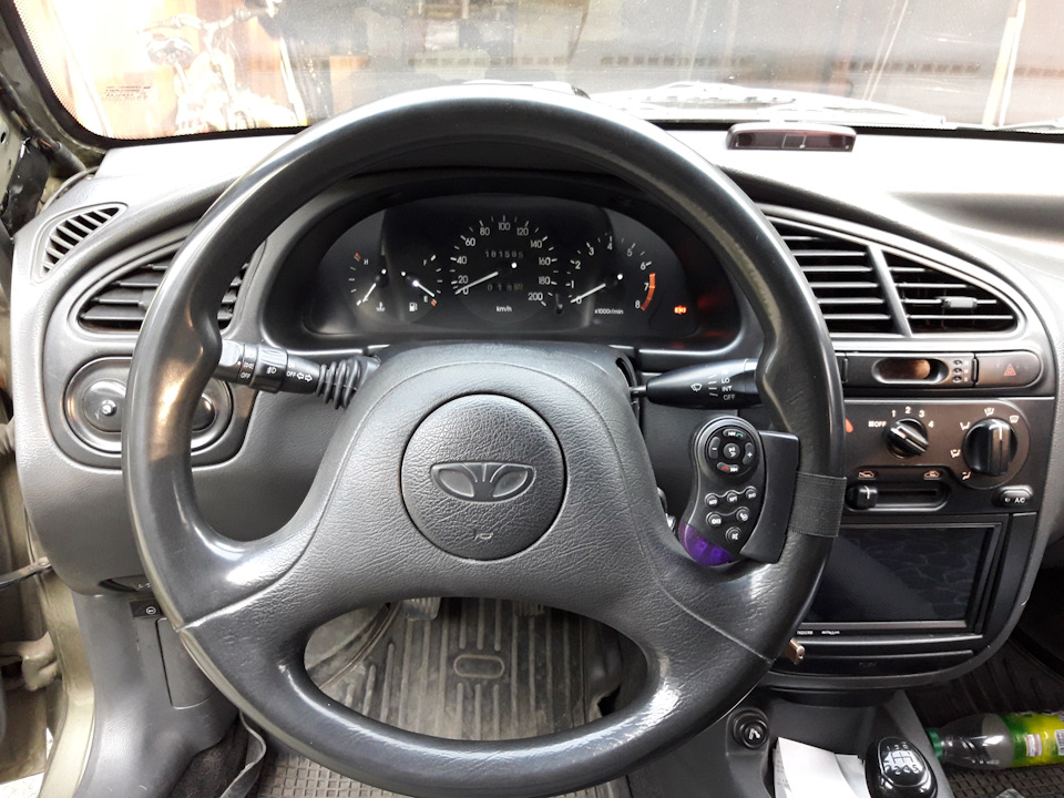 02. Щиток приладів з тахометром Daewoo Lanos 3