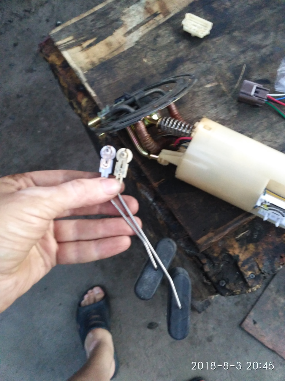 Трохи прикупив дріб'язки та заміна датчика рівня палива. 1