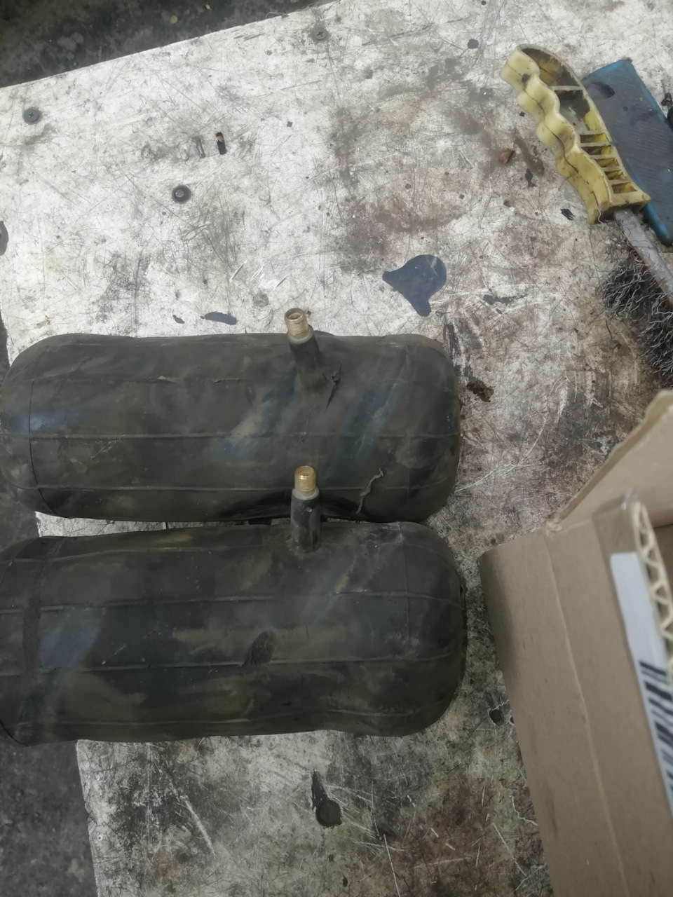 Повернення до штатного термостата, заміна балонів у задніх прижинах та за одне перевірив балансування коліс. 1