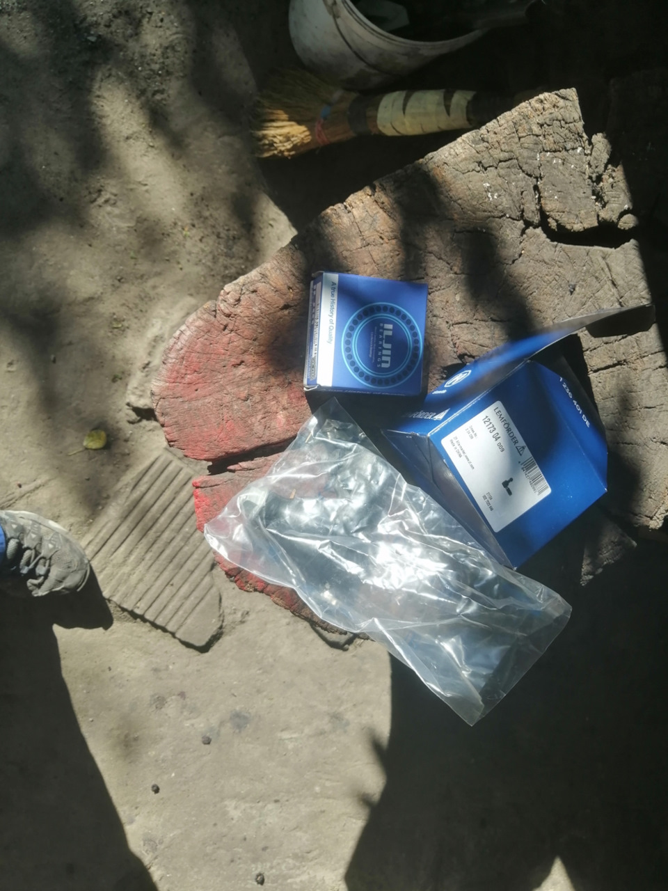 Заміна лівого підшпника маточини та рульового наконечника. 1