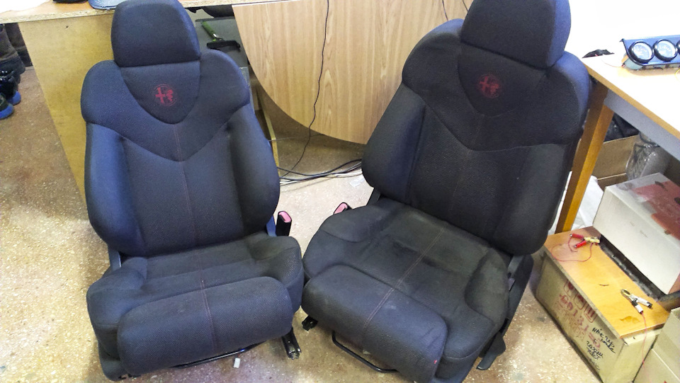 Кресла Alfa Romeo 156 TI 4