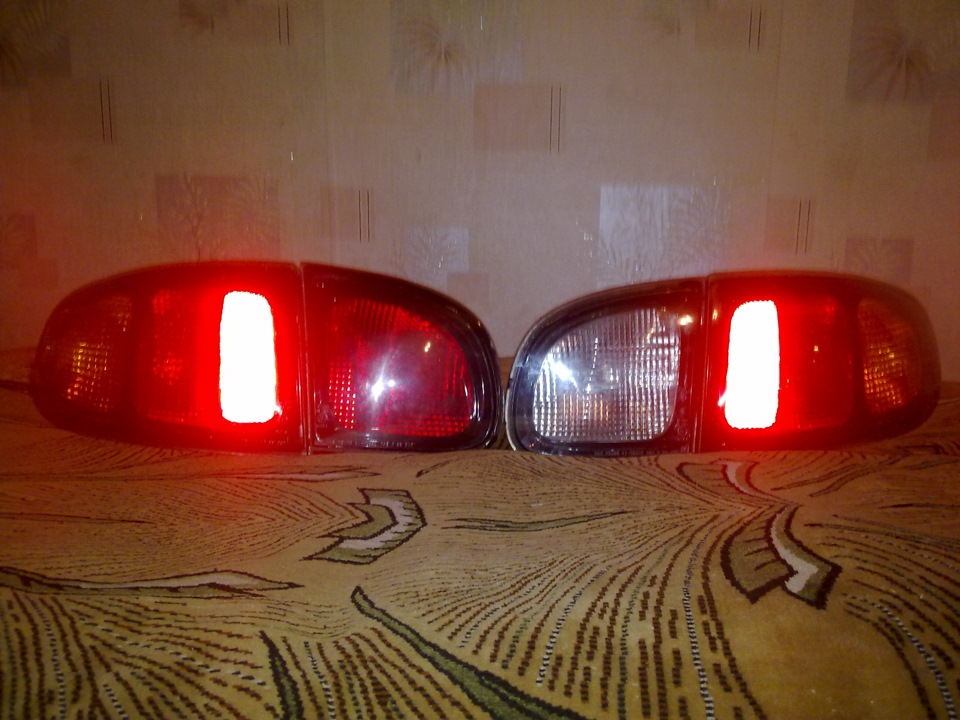 Задні ліхтарі Lanos Sport. 1