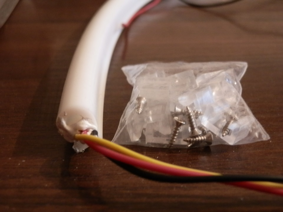 Гнучкі LED ДХО -Погляд зсередини / Flexible LED strip daylight DRL 2