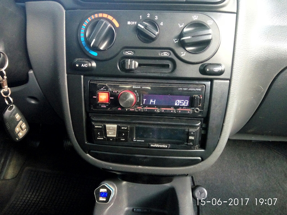 Заміна магнітоли на alpine ute 72bt 1