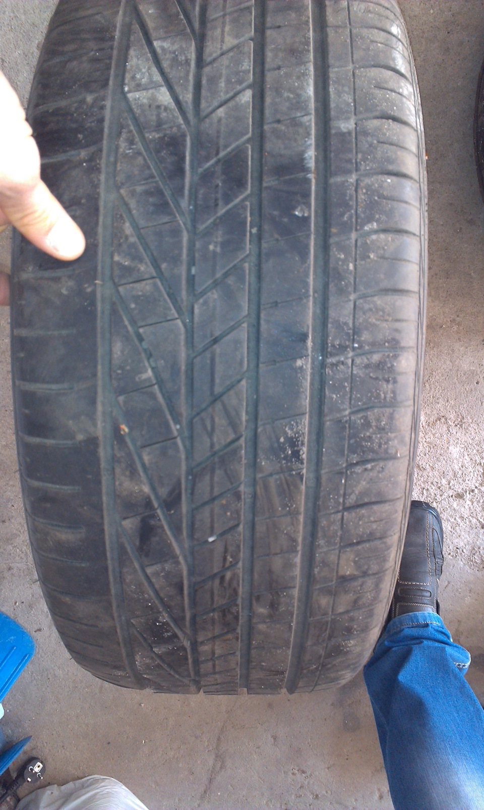 Продам шини GOODYEAR Excellence 235/45R17 3